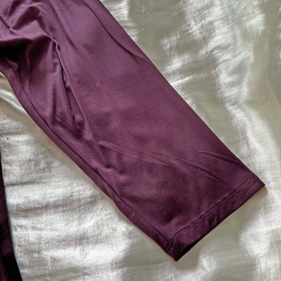 FOOLER TOP, CROSSOVER BACK DETAIL, WINE, SIZE 4X, LONG SLEEVES, VISCOSE/SPANDEX, - Picture 10 of 10